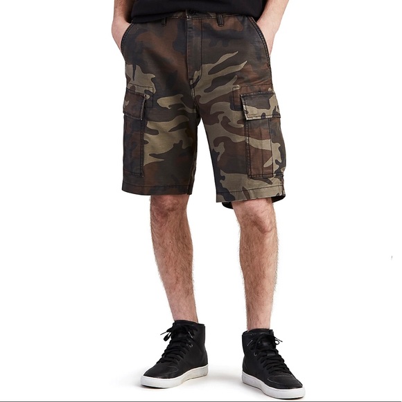 Men’s Levi’s carrier cargo shorts - Picture 1 of 9